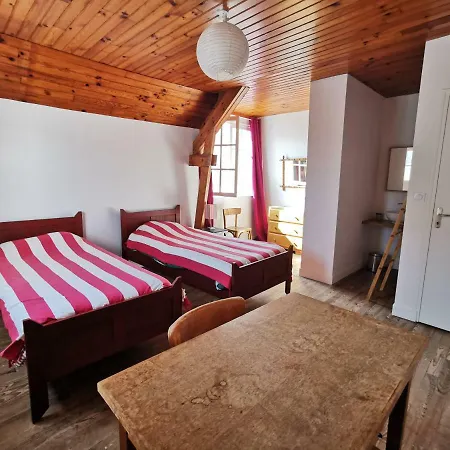 Les Abris Ferienhaus *